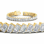 Load image into Gallery viewer, 24-carat-emerald-diagonal-tennis-bracelet-in-yellow-gold-fdbrc11518angle2-6.00x4.00-nl-yg.jpg?v=1764932190
