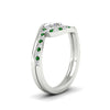 Load image into Gallery viewer, round-cut-swirl-emerald-wedding-band-set-in-white-gold-fdens7806rogemgrangle2-nl-wg_364b2dfc-1126-43c0-8bd9-7299342bf20b.jpg?v=1759906371