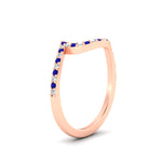 Load image into Gallery viewer, sapphire-curved-swirl-wedding-band-in-rose-gold-fdens7806robgsablangle2-nl-rg.jpg?v=1759992439