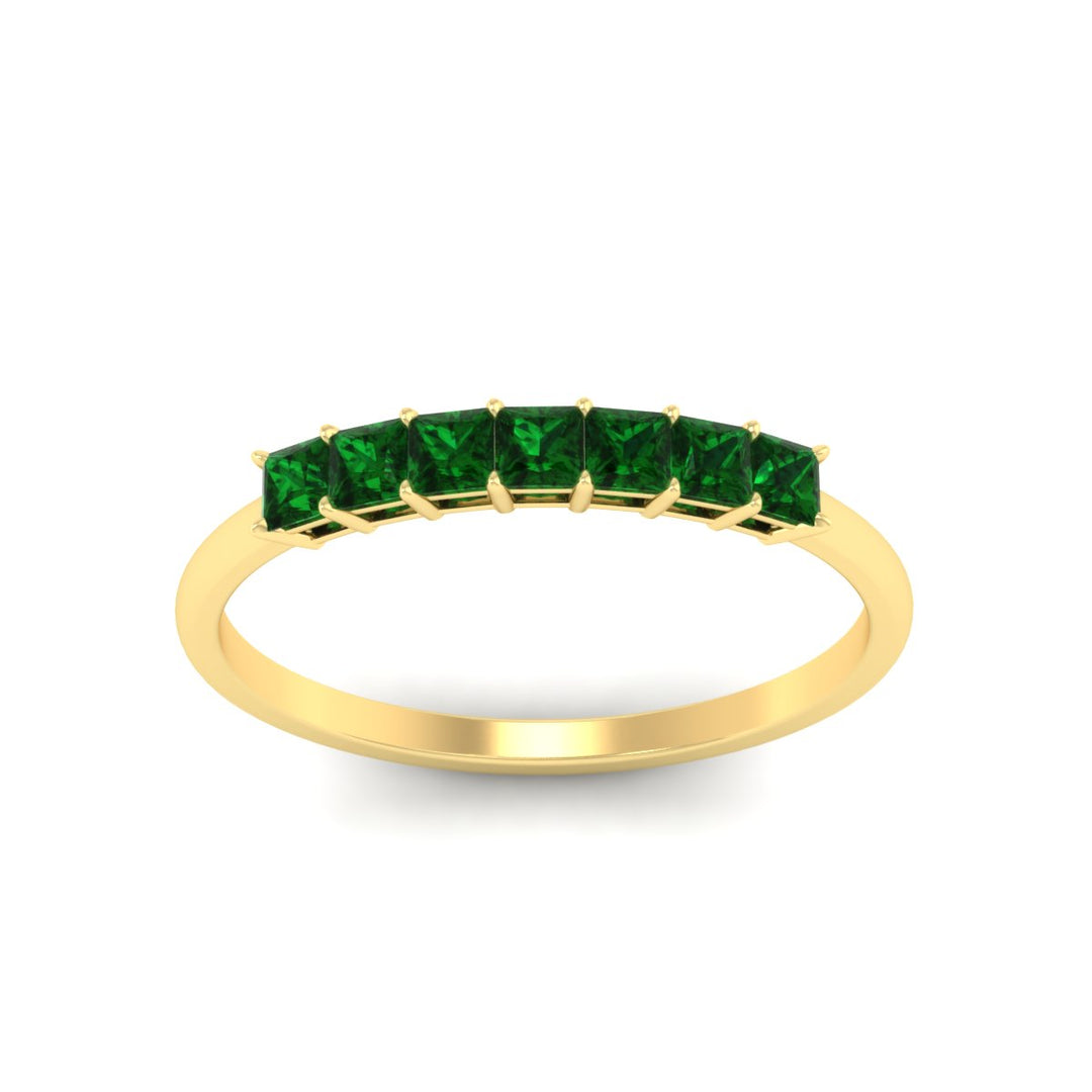 https://cdn.fascinatingdiamonds.com/FDWB179/0.50-carat-Princess-cut-7-stone-emerald-wedding-band-in-yellow-gold-fdwb179prgemgrangle5-0.50ct-nl-yg.jpg