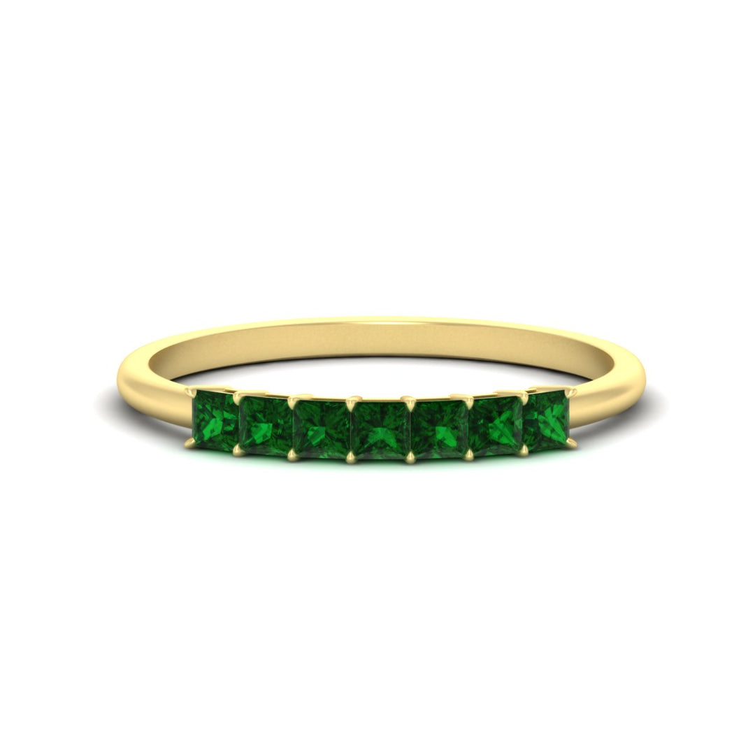 https://cdn.fascinatingdiamonds.com/FDWB179/0.50-carat-Princess-cut-7-stone-emerald-wedding-band-in-yellow-gold-fdwb179prgemgrsleep-0.50ct-nl-yg.jpg