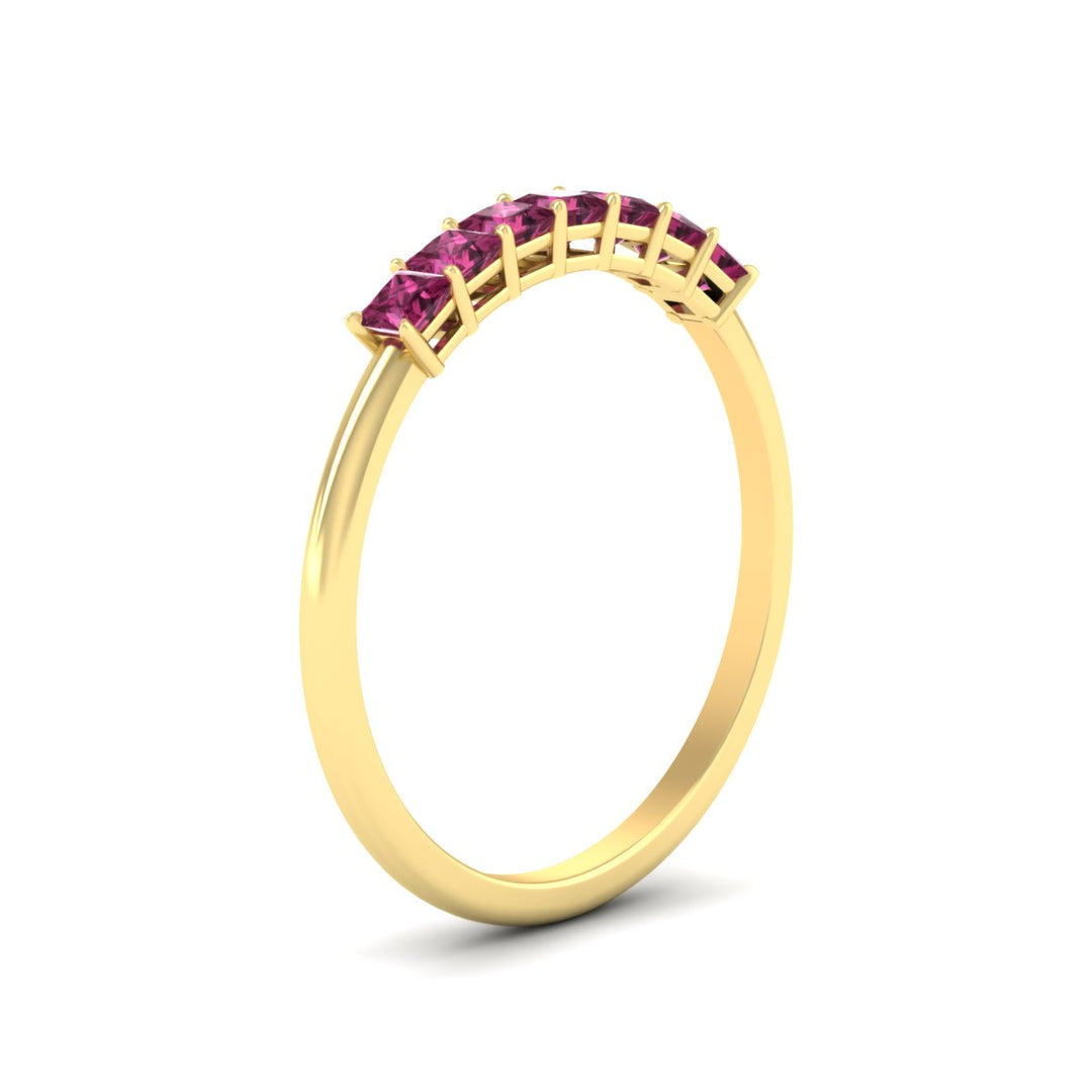 https://cdn.fascinatingdiamonds.com/FDWB179/0.50-carat-Princess-cut-7-stone-pink-sapphire-wedding-band-in-yellow-gold-fdwb179prgsadrpiangle2-0.50ct-nl-yg.jpg