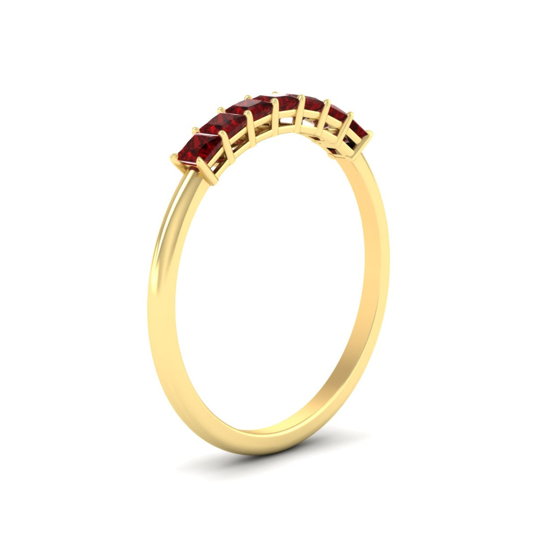 https://cdn.fascinatingdiamonds.com/FDWB179/0.50-carat-Princess-cut-7-stone-ruby-wedding-band-in-yellow-gold-fdwb179prgrudrangle2-0.50ct-nl-yg.jpg