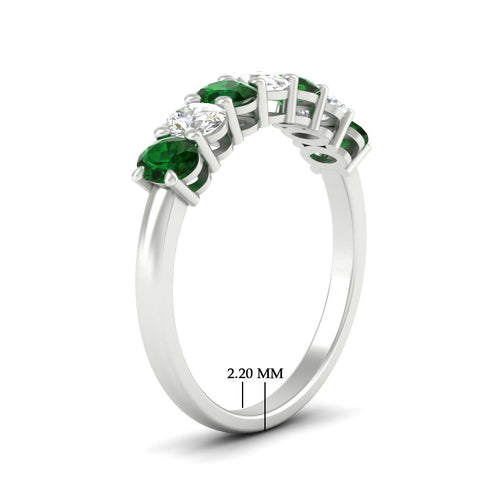 1-carat-7-stone-oval-emerald-classic-wedding-band-in-white-gold-fdwb8008ovgemgrangle2-1.00ct-nl-wg-hw.jpg