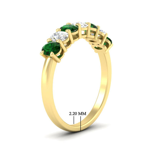 1-carat-7-stone-oval-emerald-classic-wedding-band-in-yellow-gold-fdwb8008ovgemgrangle2-1.00ct-nl-yg-hw.jpg