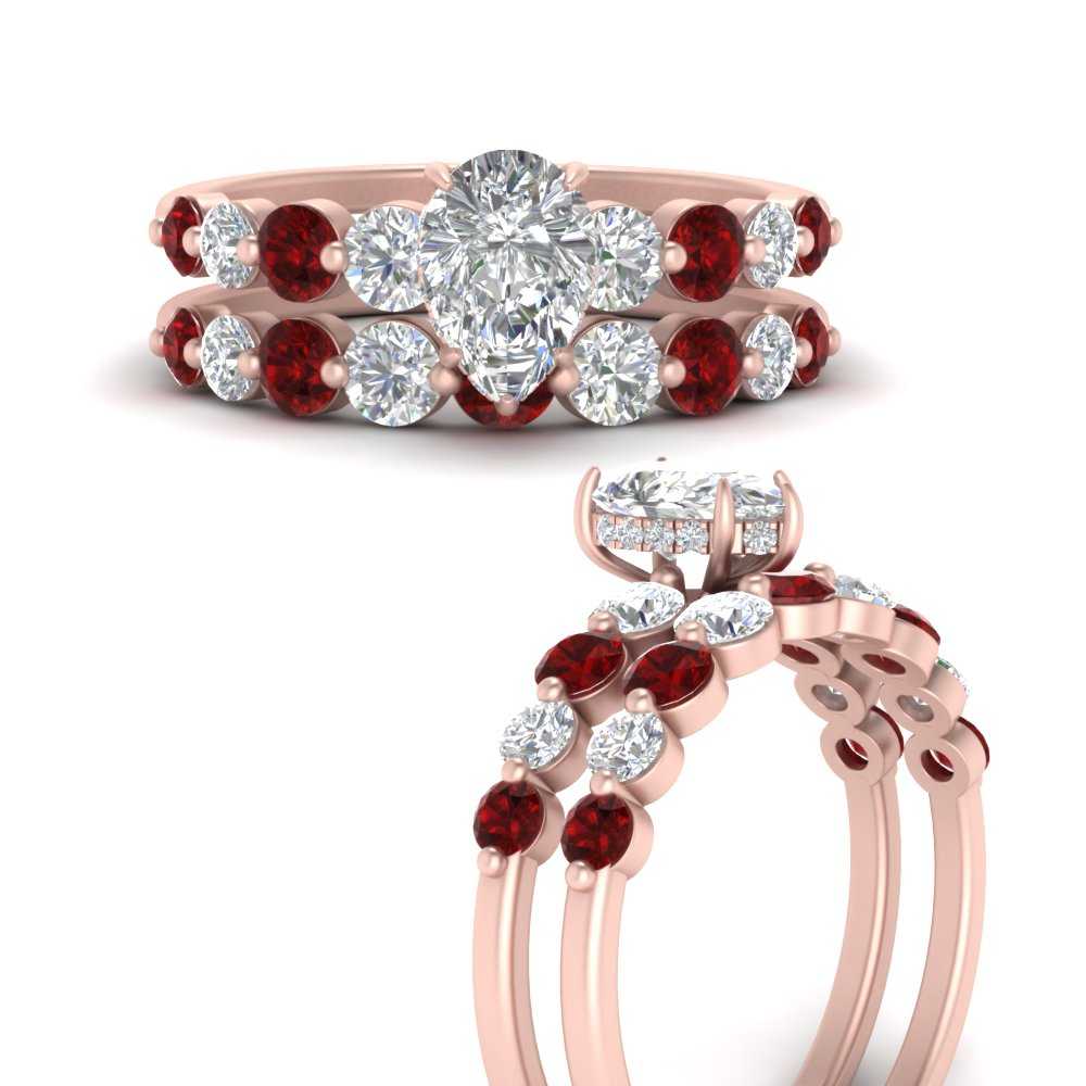 Graduated Common Prong Engagement Ring Set