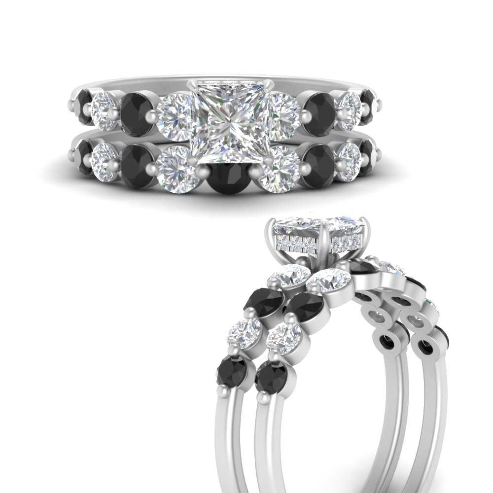 Graduated Common Prong Engagement Ring Set