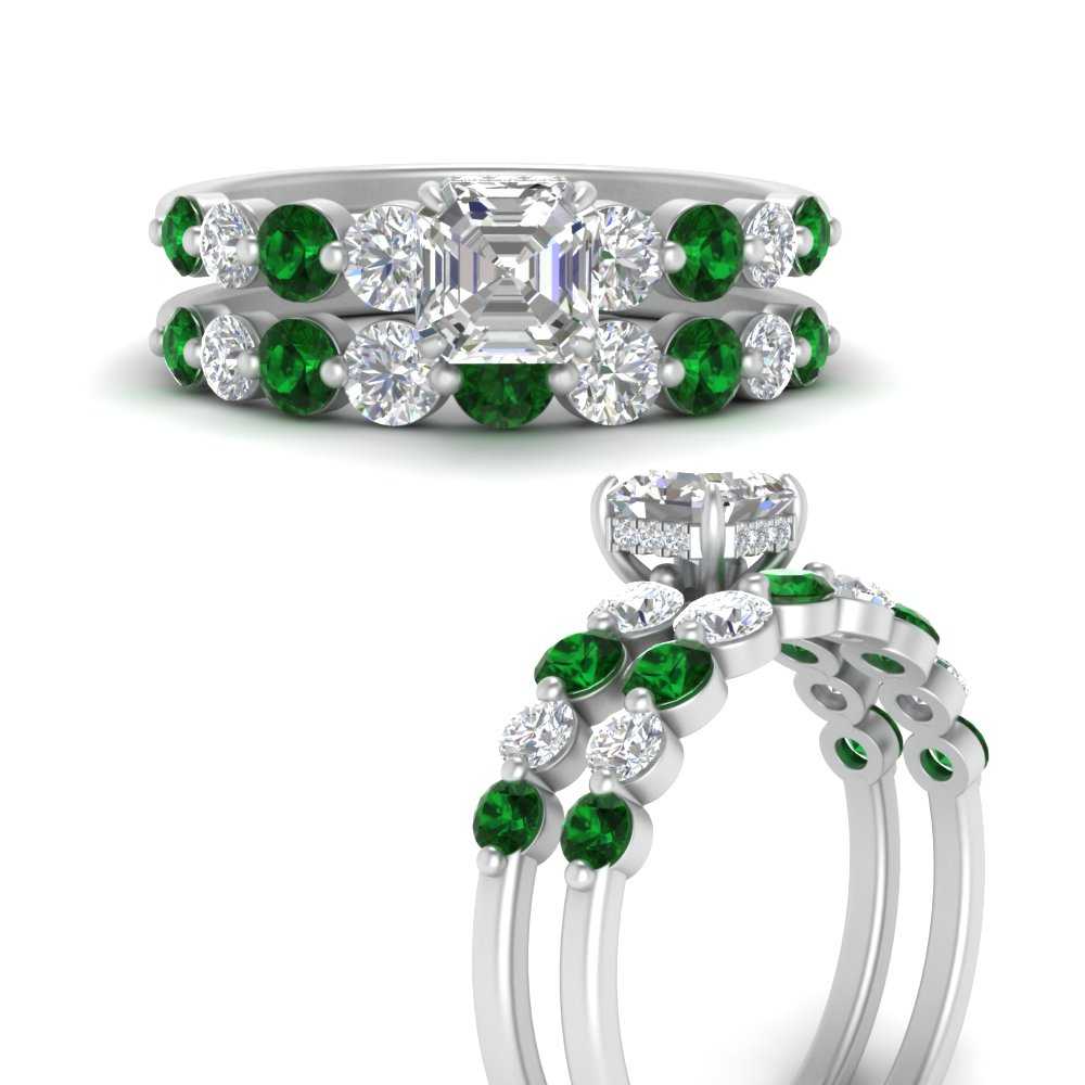 Graduated Common Prong Engagement Ring Set