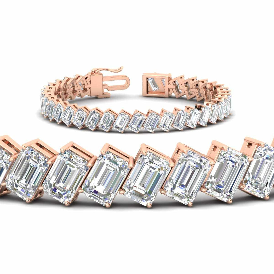 24-carat-emerald-diagonal-tennis-bracelet-in-rose-gold-fdbrc11518angle2-6.00x4.00-nl-rg.jpg?v=1764932190