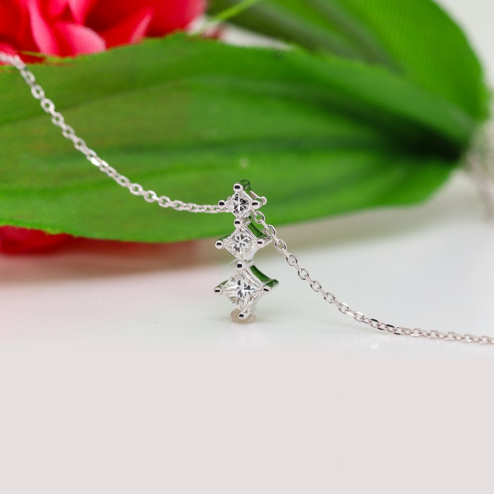 3-Princess-Diamond-Graduated-Pendant-Necklace-In-14K-White-Gold-FDPD854PR
