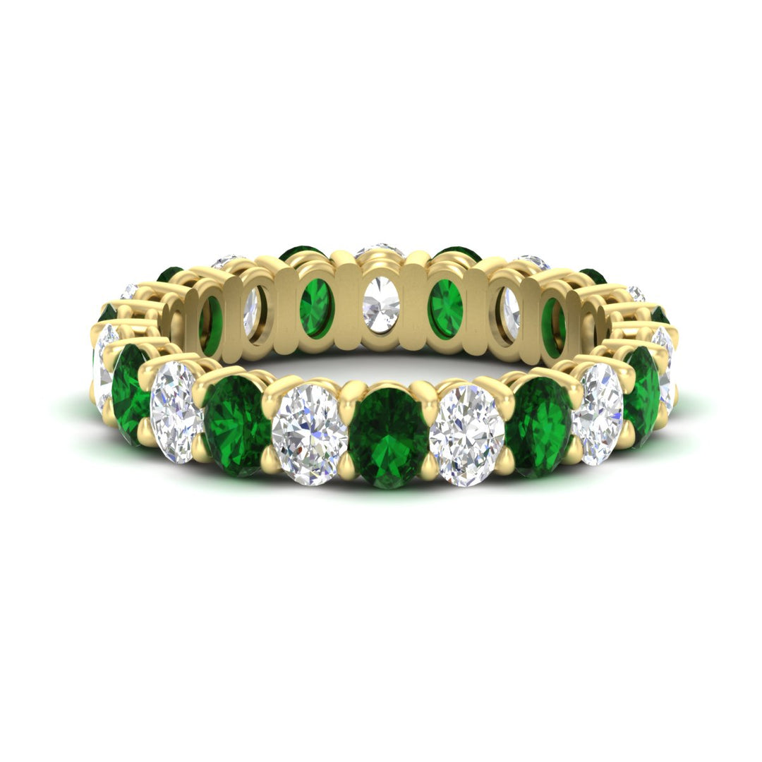 3-carat-oval-diamond-full-eternity-band-with-emerald-in-yellow-gold-fdewb8324ovgemgrsleep-4.00x3.00mm-nl-yg