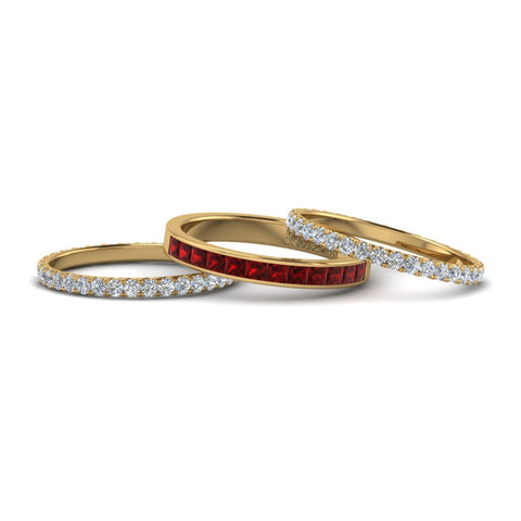 3-piece-stackable-eternity-band-with-ruby-in-18K-yellow-gold-FD8422BGRUDR-NL-YG.jpg