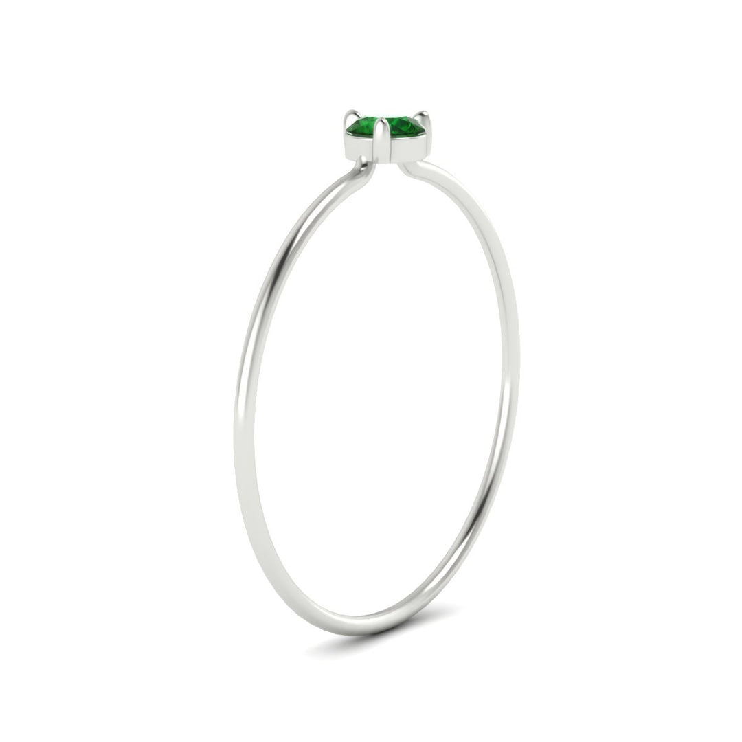 3-prong-round-emerald-tiny-band-ring-in-white-gold-fd9389gemgrangle2-nl-wg.jpg?v=1756441995