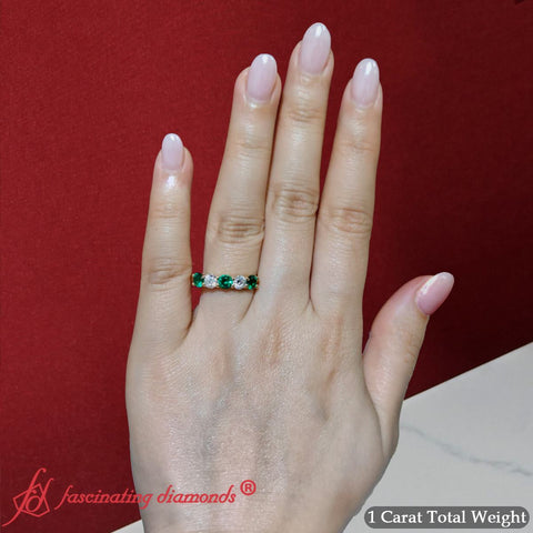 5-stone-round-cut-1-carat-diamond-and-emerald-wedding-band-in-yellow-gold-FDENS141ROB-2
