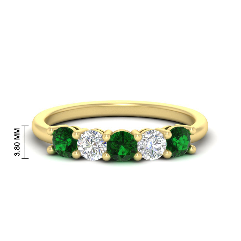 5-stone-round-cut-1-carat-diamond-and-emerald-wedding-band-in-yellow-gold-FDENS141ROBGEMGR-1.00CT-NL-YG-HW