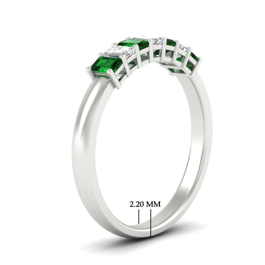 7-stone-emerald-cut-emerald-wedding-band-in-white-gold-fdwb8008emgemgrangle2-0.70ct-nl-wg-hw?v=1773989448
