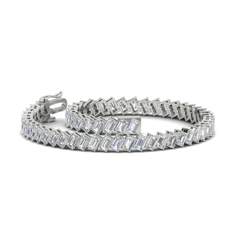 8.70-carat-emerald-diagonal-tennis-bracelet-in-white-gold-fdbrc11518angle4-8-70-ct-nl-wg.jpg?v=1764931722