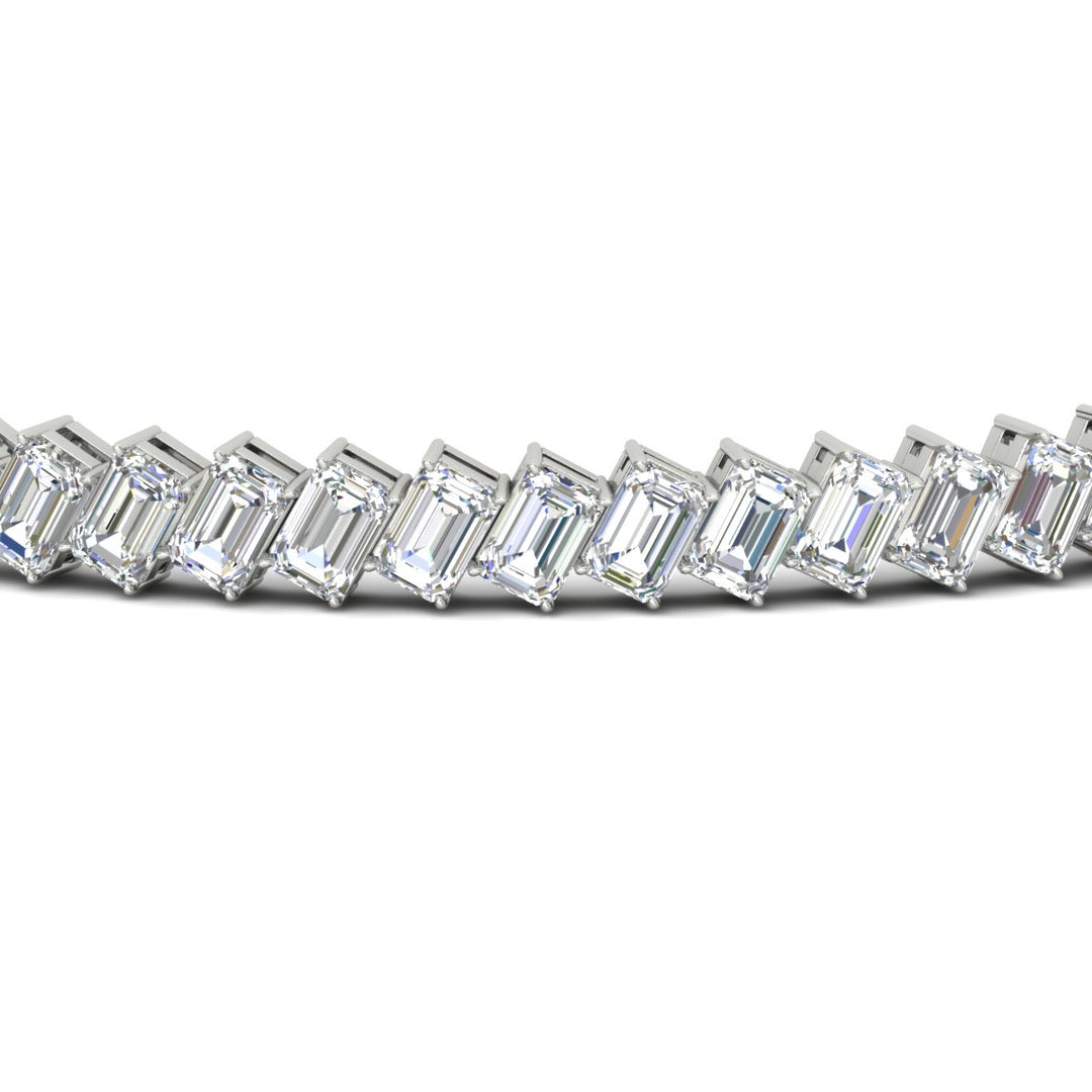 8.70-carat-emerald-diagonal-tennis-bracelet-in-white-gold-fdbrc11518angle5-8-70-ct-nl-wg.jpg?v=1764931722