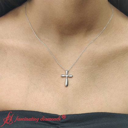 Pave-set-cross-diamond-pendant-in-white-gold-FDPD10871-1