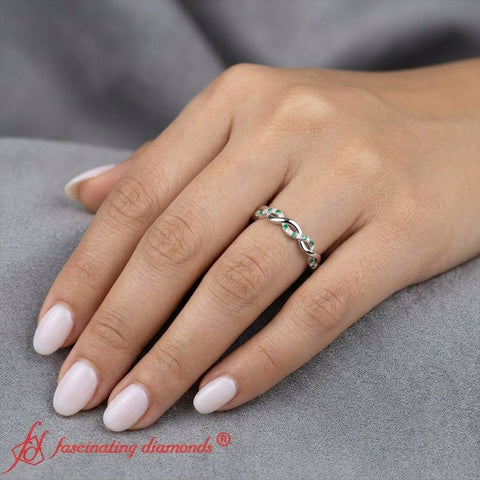 Twisted-pave-emerald-wedding-band-in-white-gold-FD1122B-1-Ai