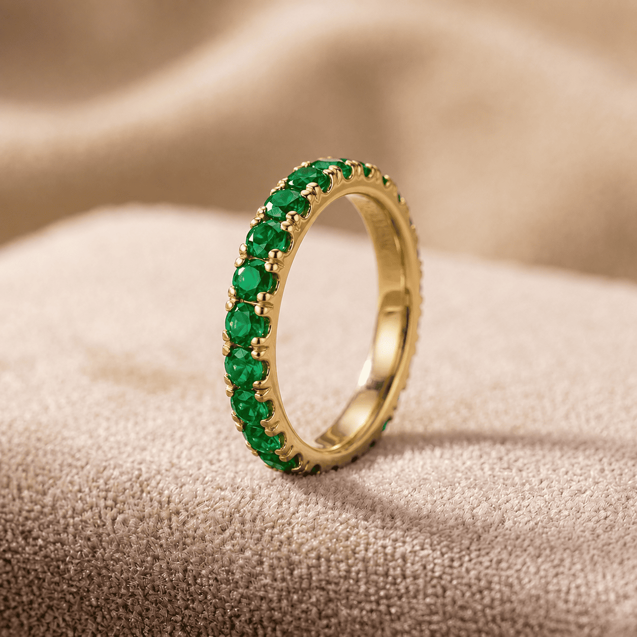 Year 20: Emerald and a Statement Piece