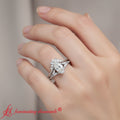 Thumbnail 2 - Antique Ring With Twisted Band