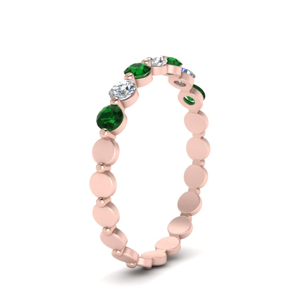 common-prong-round-7-diamond-band-with-emerald-in-rose-gold-FD9450BGEMGR-NL-RG.jpg