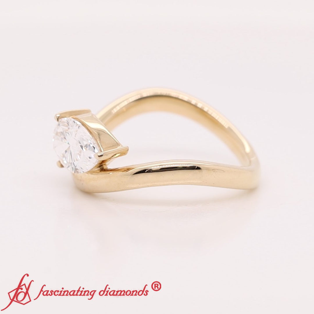 Modern Wave Design Signet Solitaire Ring