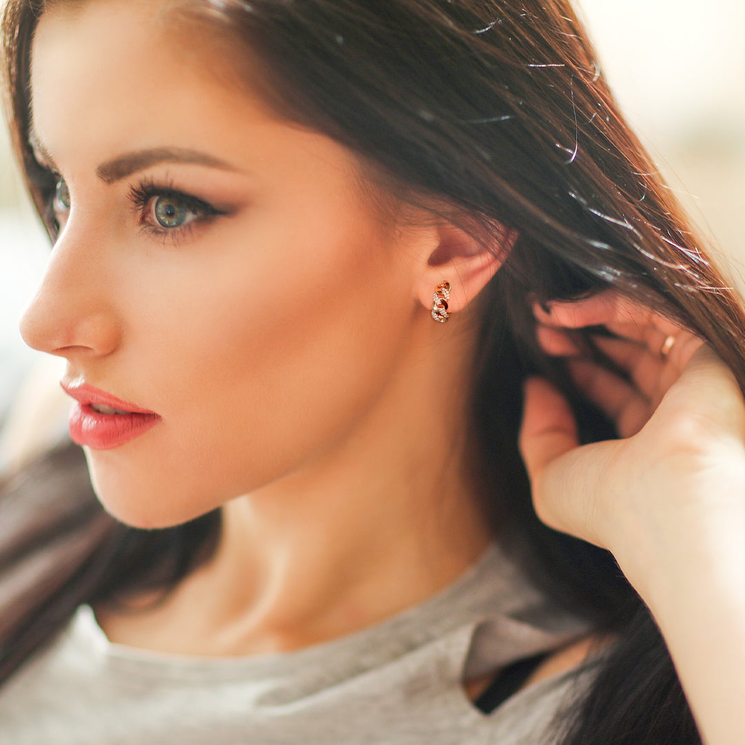 diamond-cuban-link-hoop-earrings-in-rose-gold-fdear10831-model