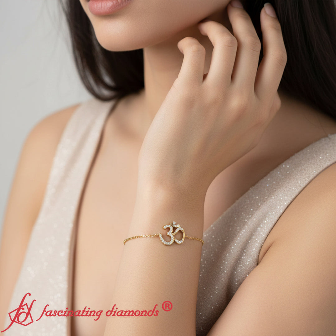 diamond-om-chain-bracelet-yellow-gold-fdbrc9176-model