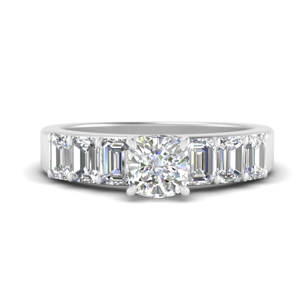Cushion Cut Luxurious Engagement Ring