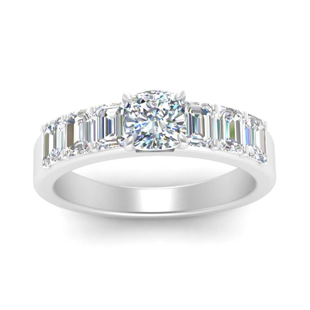 Cushion Cut Luxurious Engagement Ring