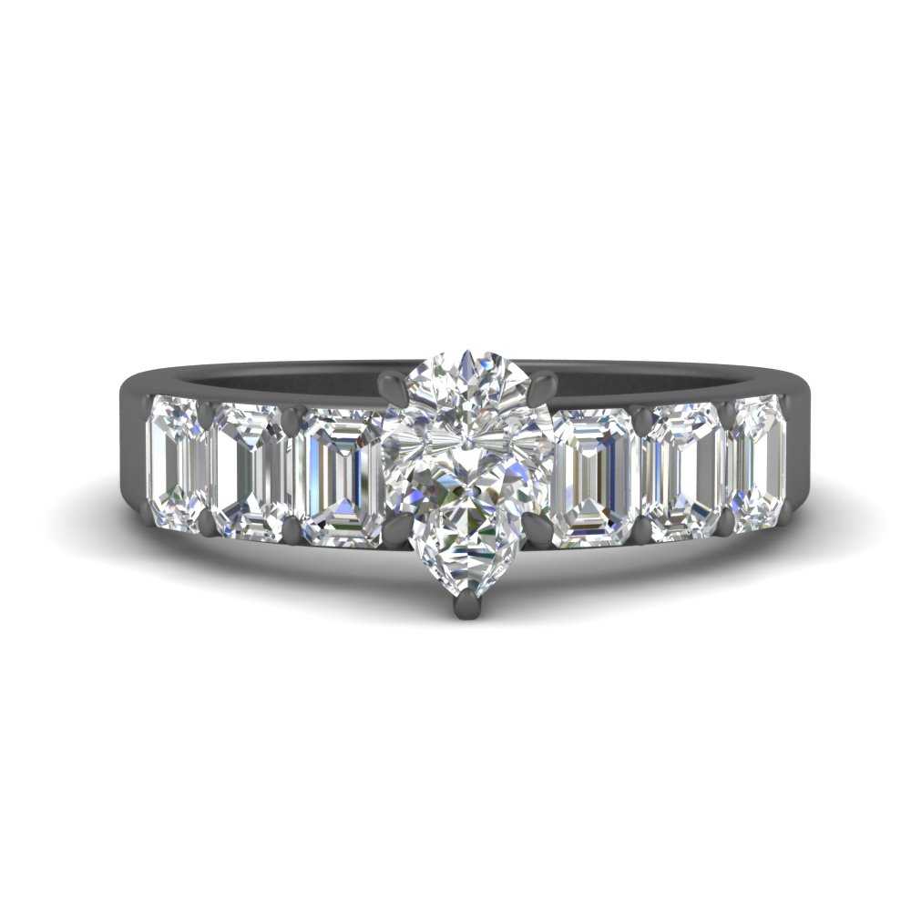Pear Cut Luxurious Engagement Ring
