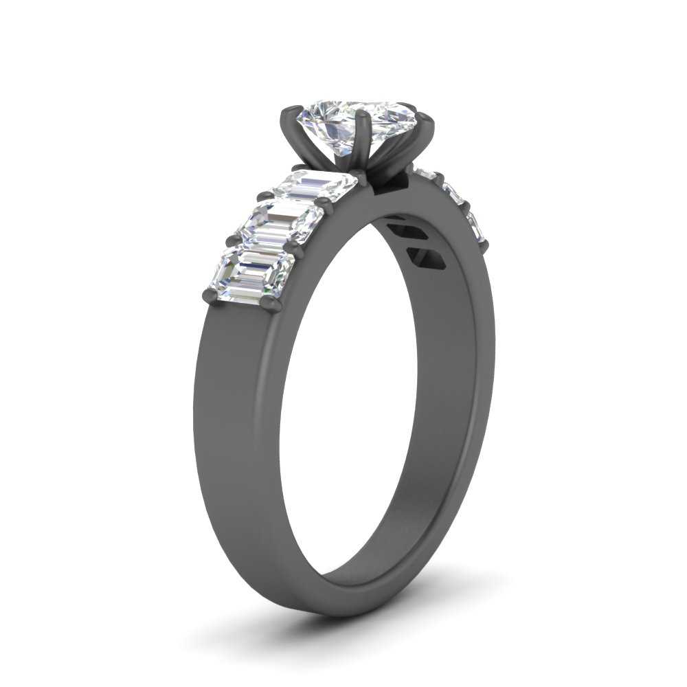 Pear Cut Luxurious Engagement Ring