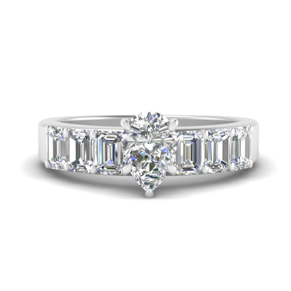 Pear Cut Luxurious Engagement Ring