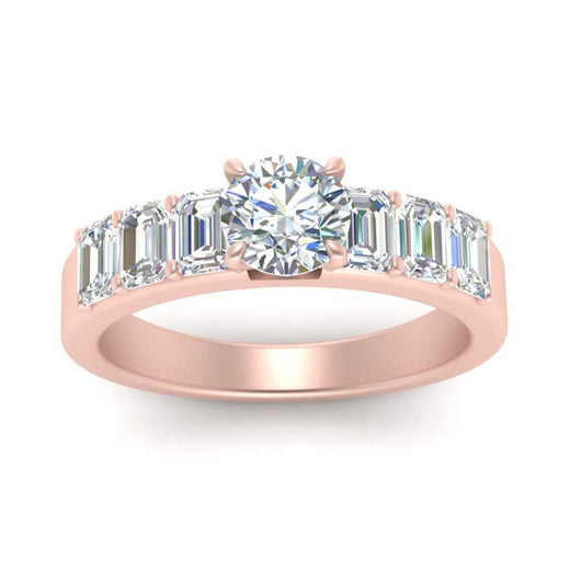 Round Cut Luxurious Engagement Ring