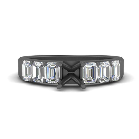 Semi Mount Luxurious Engagement Ring