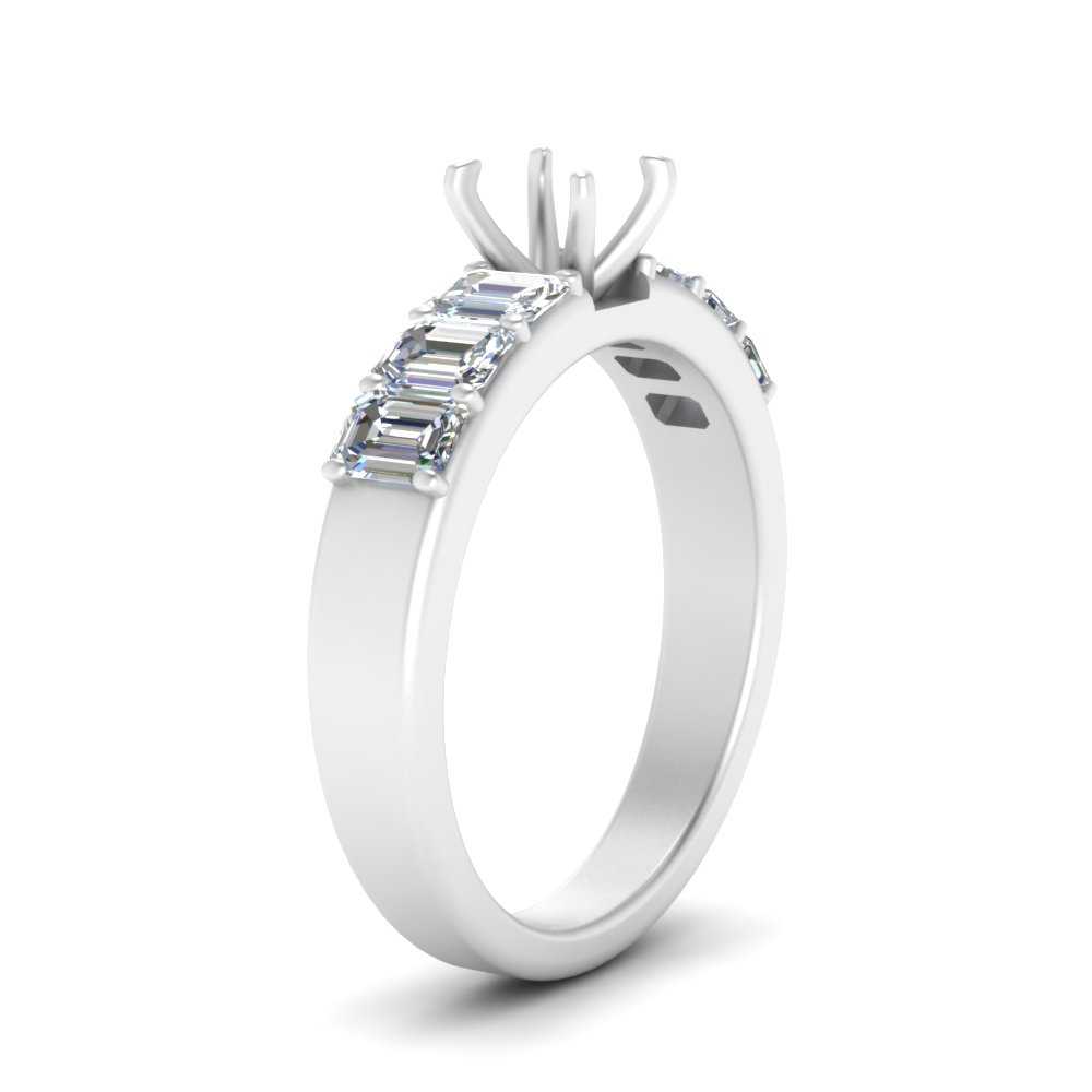 Semi Mount Luxurious Engagement Ring