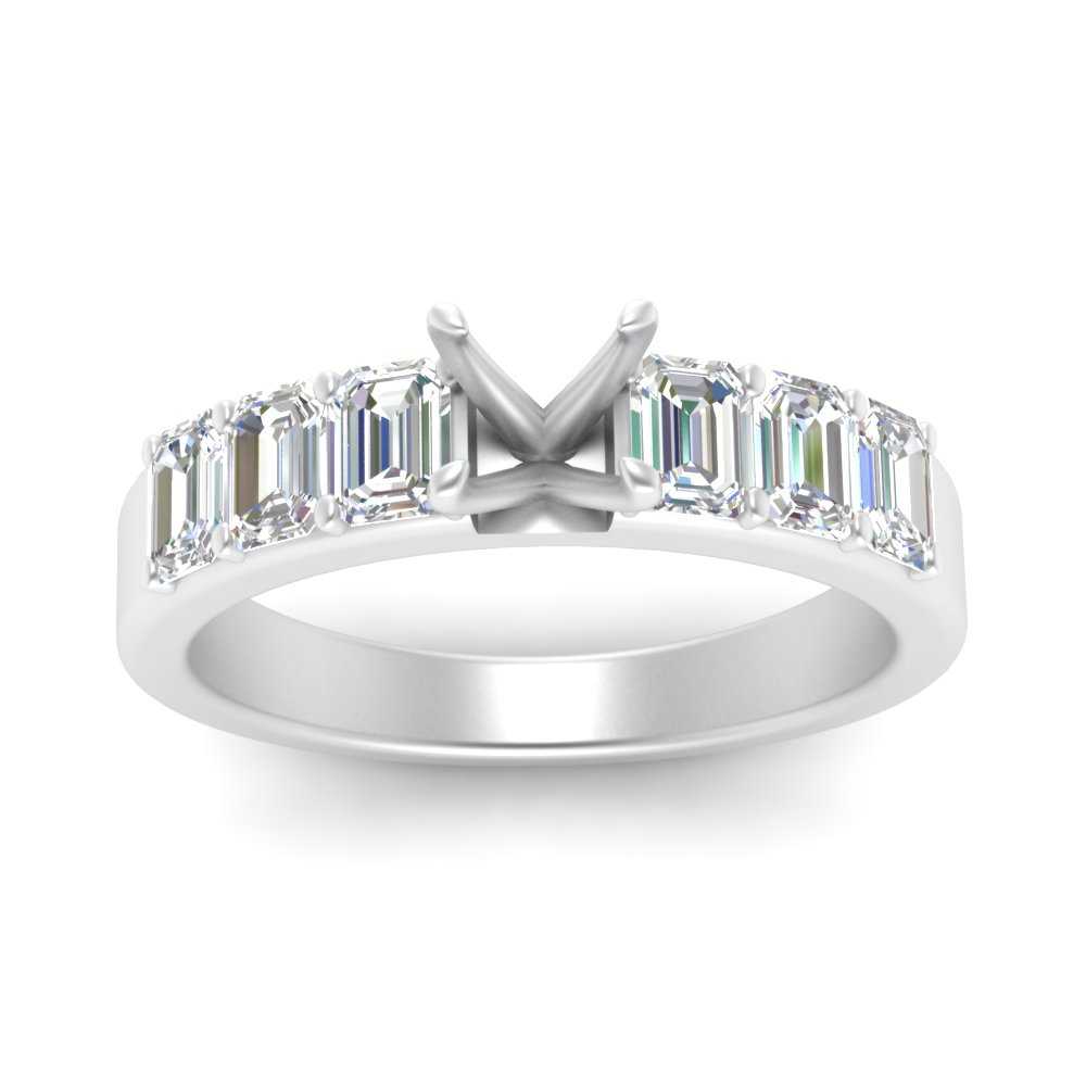 Semi Mount Luxurious Engagement Ring