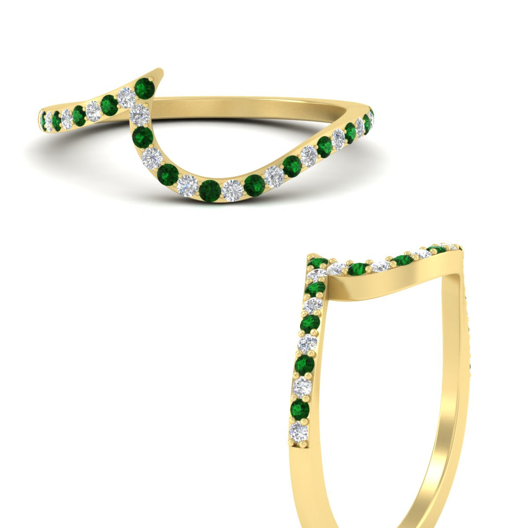 emerald-curved-swirl-wedding-band-in-yellow-gold-fdens7806robgemgrangle3-nl-yg.jpg?v=1759992439