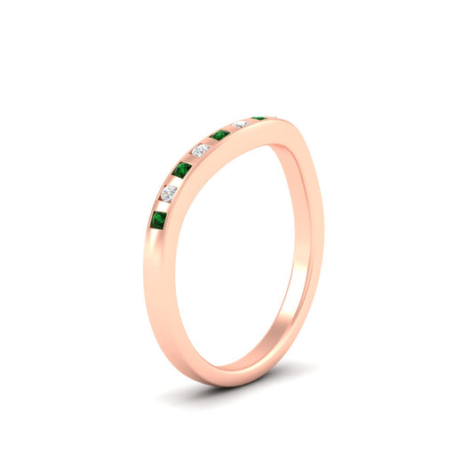 flush-set-emerald-curved-wedding-band-in-rose-gold-fdens2255bgemgrangle2-nl-rg-ws4.jpg?v=1776142549