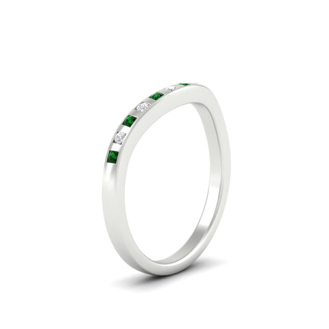 flush-set-emerald-curved-wedding-band-in-white-gold-fdens2255bgemgrangle2-nl-wg-ws4.jpg?v=1776142549