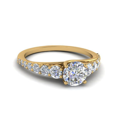 graduated-round-cut-diamond-engagement-ring-in-FDENR9450ROR-NL-YG