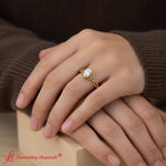 Load image into Gallery viewer, Pear Shaped Irish Split Solitaire Ring
