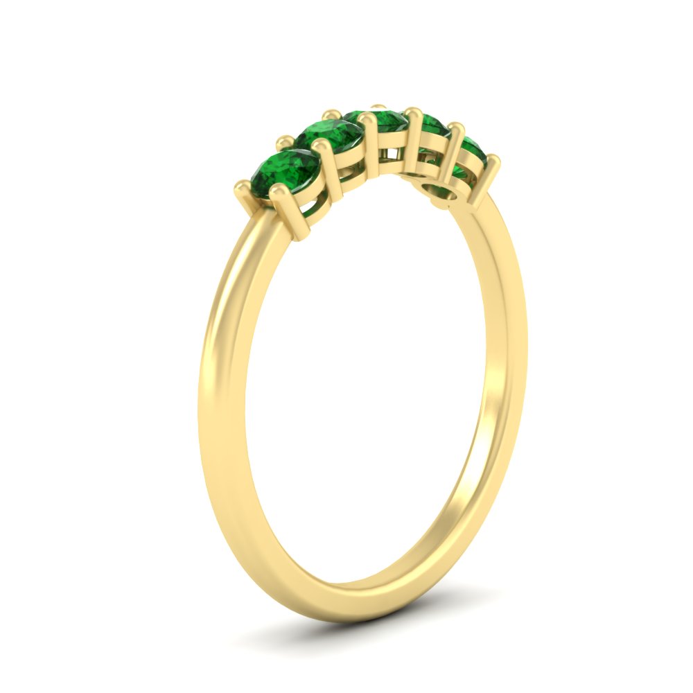 mini-5-stone-round-emerald-wedding-band-in-yellow-gold-FDENS141ROBGEMGRANGLE2-0.50CT-NL-YG