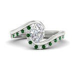 Load image into Gallery viewer, oval-shaped-swirl-emerald-wedding-band-set-in-white-gold-fdens7806ovvtgemgr-nl-wg.jpg?v=1759991270

