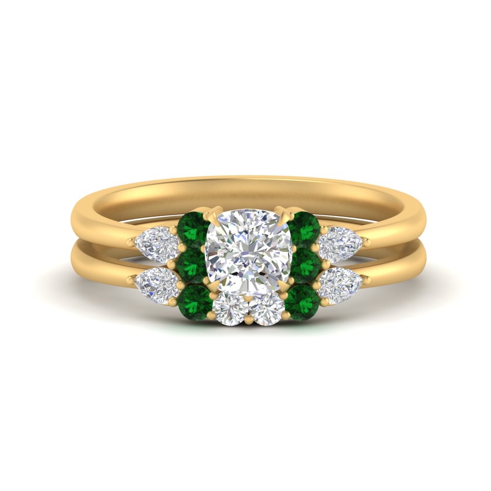 pear-accent-emerald-cushion-cut-wedding-ring-set-in-FD9289CUGEMGR-ANGLE3-NL-YG