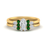 Load image into Gallery viewer, pear-accent-emerald-oval-shaped-wedding-ring-set-in-FD9289OVGEMGR-ANGLE3-NL-YG
