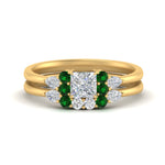 Load image into Gallery viewer, pear-accent-emerald-princess-cut-wedding-ring-set-in-FD9289PRGEMGR-ANGLE3-NL-YG
