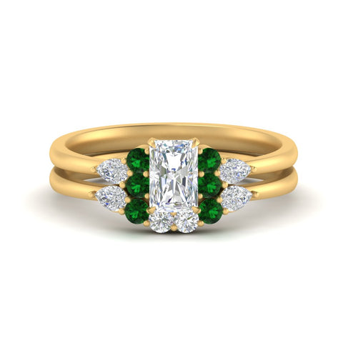 pear-accent-emerald-radiant-cut-wedding-ring-set-in-FD9289RAGEMGR-ANGLE3-NL-YG